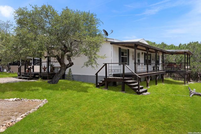 1522 FOREST TRAIL DR, Bandera, TX 78003