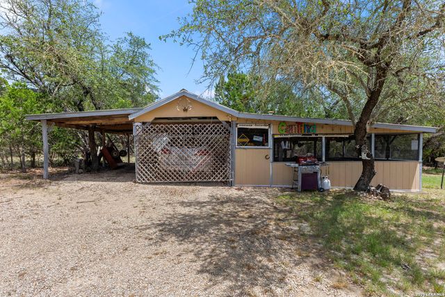 1522 FOREST TRAIL DR, Bandera, TX 78003