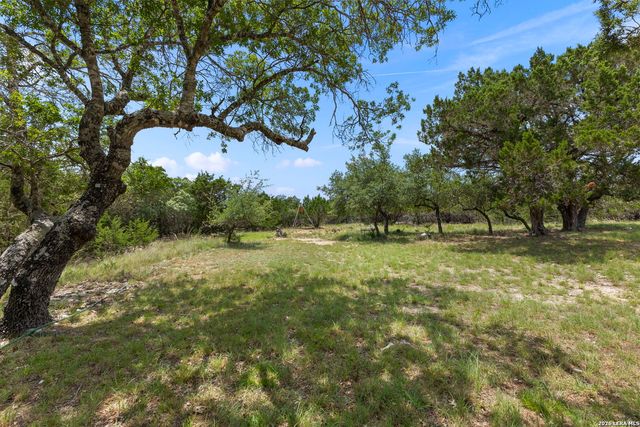 1522 FOREST TRAIL DR, Bandera, TX 78003