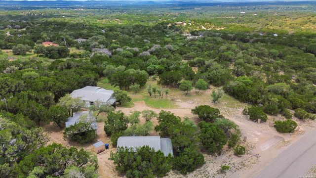 1522 FOREST TRAIL DR, Bandera, TX 78003