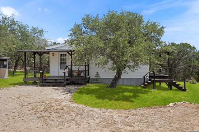 1522 FOREST TRAIL DR, Bandera, TX 78003