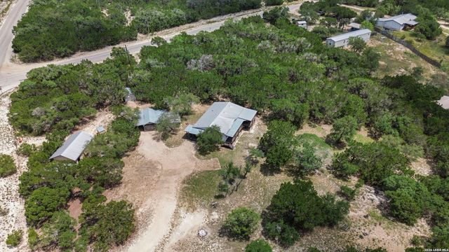 1522 FOREST TRAIL DR, Bandera, TX 78003