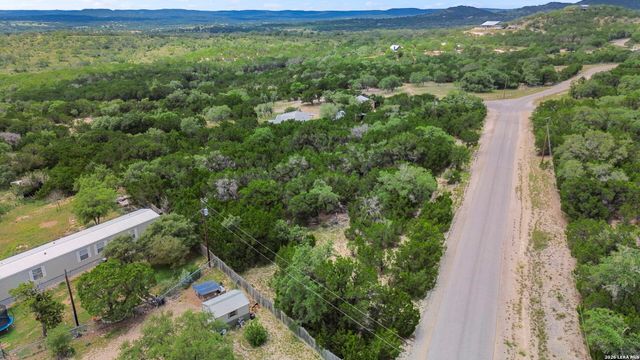 1522 FOREST TRAIL DR, Bandera, TX 78003