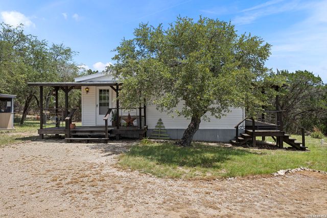 1522 FOREST TRAIL DR, Bandera, TX 78003