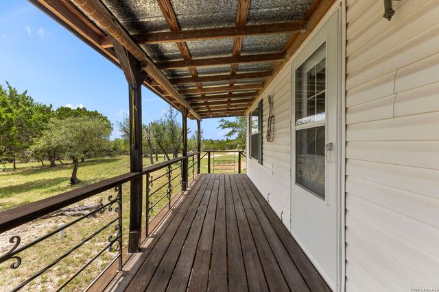 1522 FOREST TRAIL DR, Bandera, TX 78003