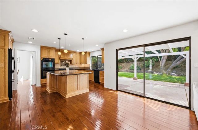 13792 Christian Barrett Drive, Moorpark, CA 93021