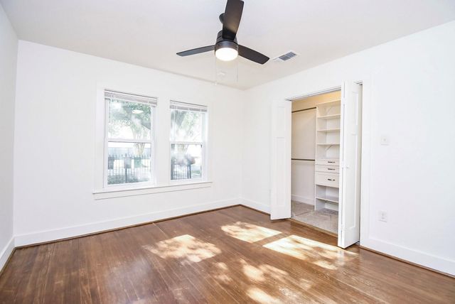 413 W 10th Street, Houston, TX 77008