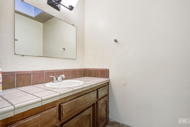 4507 Posada Avenue, Bakersfield, CA 93309