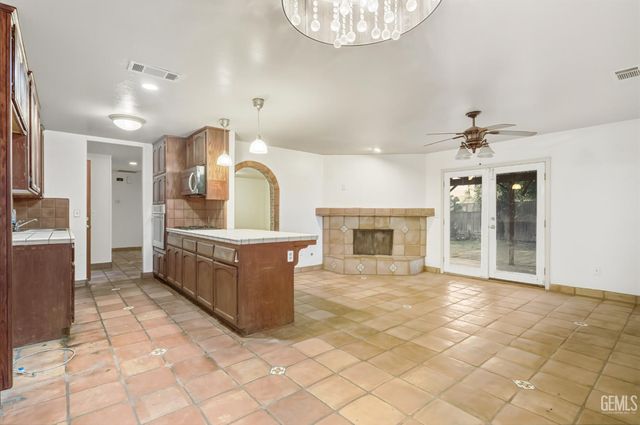 4507 Posada Avenue, Bakersfield, CA 93309