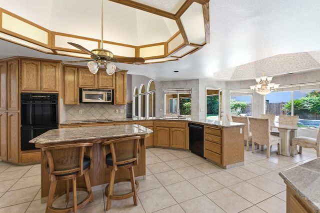 2876 Carolina Avenue, Clovis, CA 93611