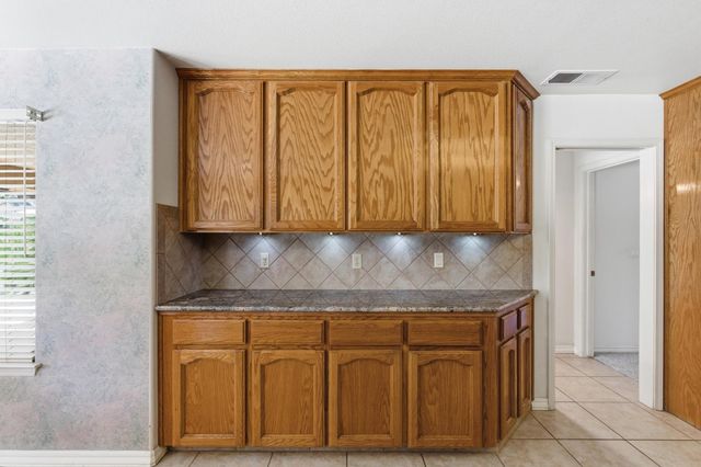 2876 Carolina Avenue, Clovis, CA 93611