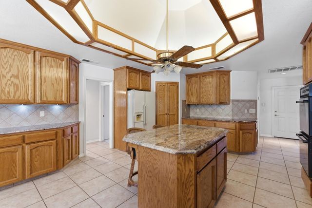 2876 Carolina Avenue, Clovis, CA 93611