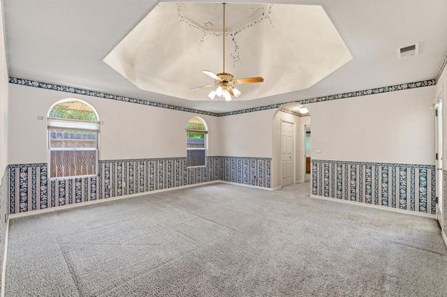 2876 Carolina Avenue, Clovis, CA 93611