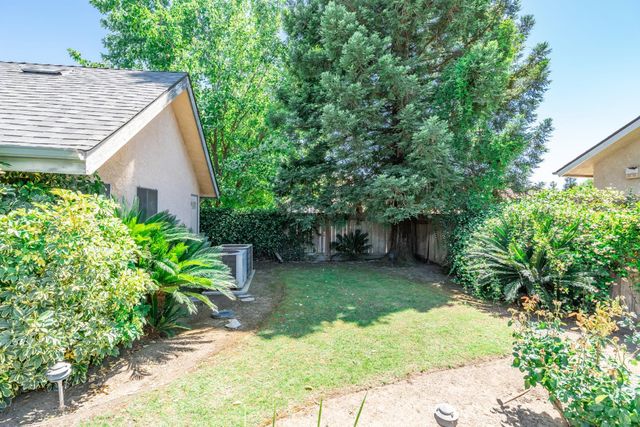 2876 Carolina Avenue, Clovis, CA 93611