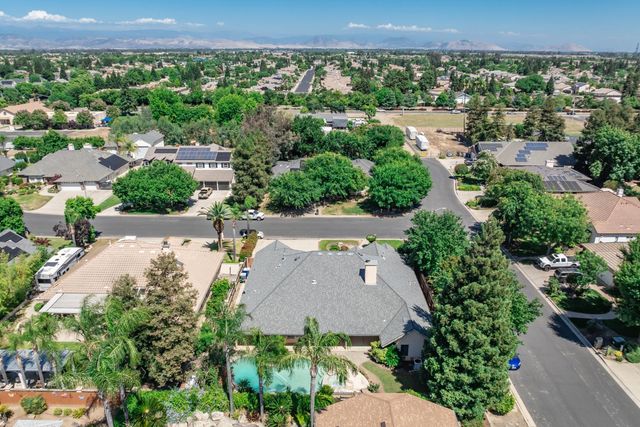 2876 Carolina Avenue, Clovis, CA 93611