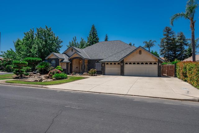 2876 Carolina Avenue, Clovis, CA 93611