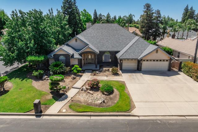 2876 Carolina Avenue, Clovis, CA 93611