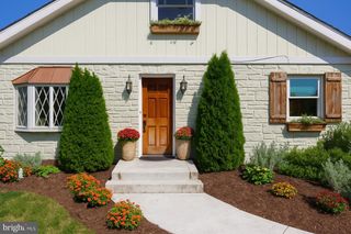 137 MAPLE LN, Lancaster, PA 17601