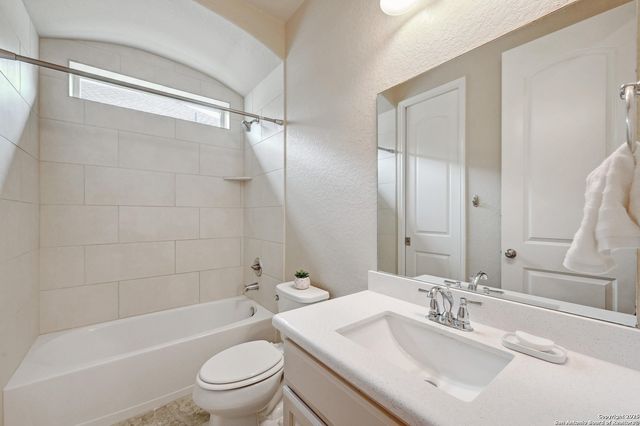 135 Escalera, Boerne, TX 78006