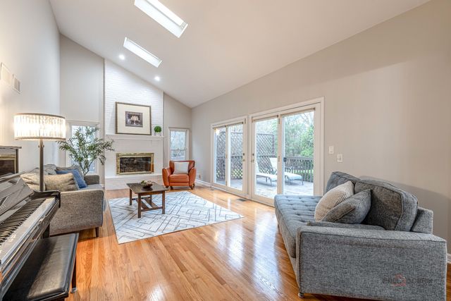 9 Devonshire Lane, Lincolnshire, IL 60069