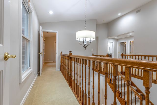 9 Devonshire Lane, Lincolnshire, IL 60069