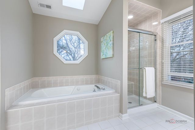 9 Devonshire Lane, Lincolnshire, IL 60069