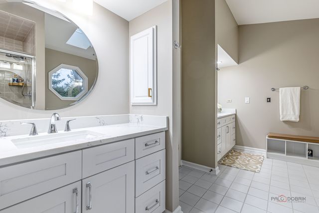 9 Devonshire Lane, Lincolnshire, IL 60069