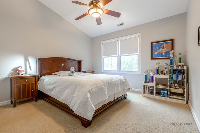 9 Devonshire Lane, Lincolnshire, IL 60069