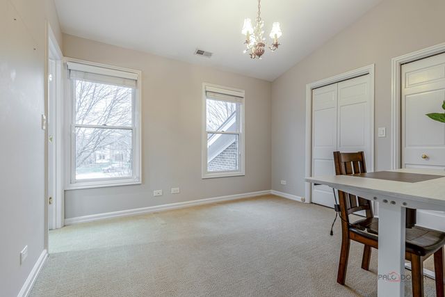 9 Devonshire Lane, Lincolnshire, IL 60069