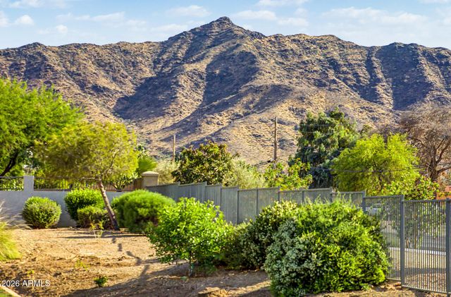 2627 W MONTE Way, Phoenix, AZ 85041