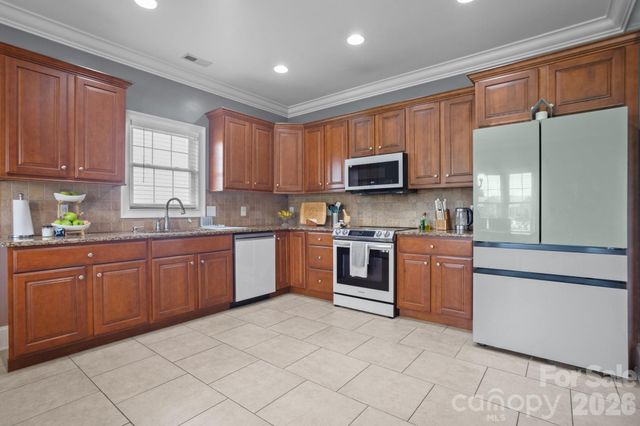 104 Castle Pines Lane, Statesville, NC 28625