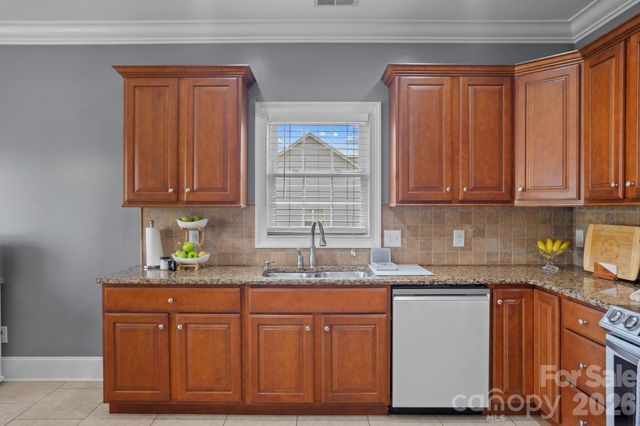 104 Castle Pines Lane, Statesville, NC 28625