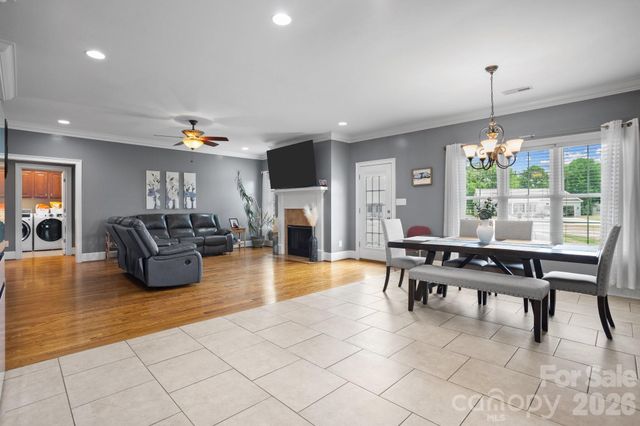 104 Castle Pines Lane, Statesville, NC 28625