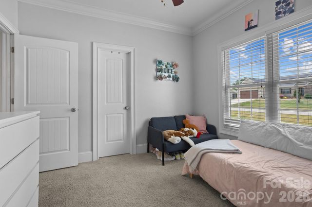 104 Castle Pines Lane, Statesville, NC 28625