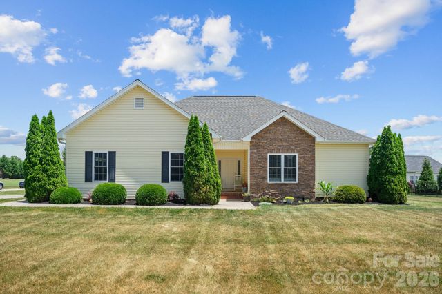 104 Castle Pines Lane, Statesville, NC 28625