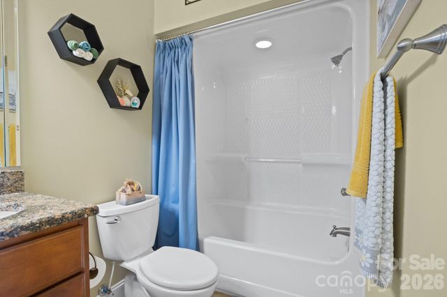 104 Castle Pines Lane, Statesville, NC 28625