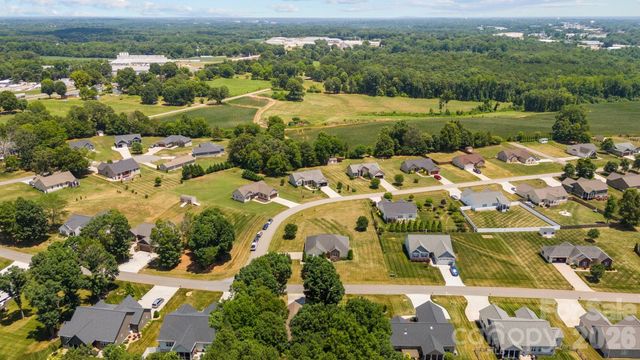 104 Castle Pines Lane, Statesville, NC 28625