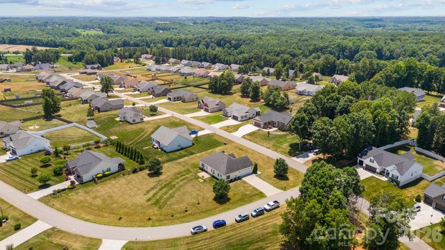 104 Castle Pines Lane, Statesville, NC 28625