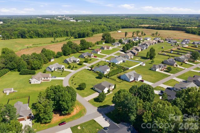 104 Castle Pines Lane, Statesville, NC 28625