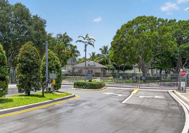 2391 Pasadena Way, Weston, FL 33327