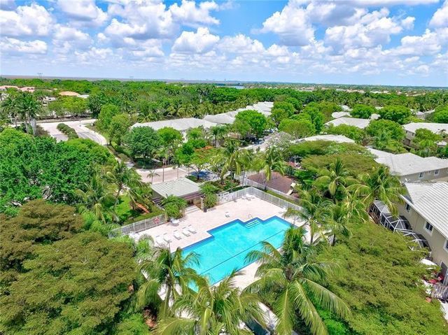 2391 Pasadena Way, Weston, FL 33327