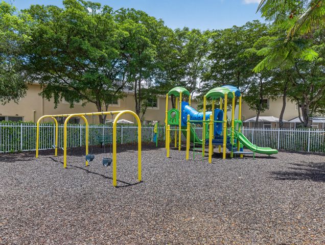 2391 Pasadena Way, Weston, FL 33327