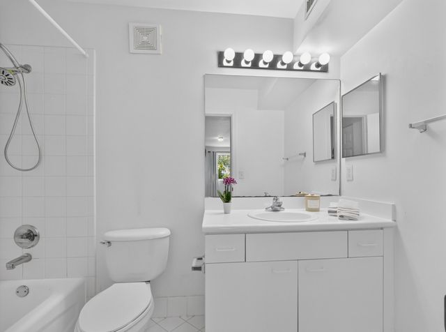 2391 Pasadena Way, Weston, FL 33327