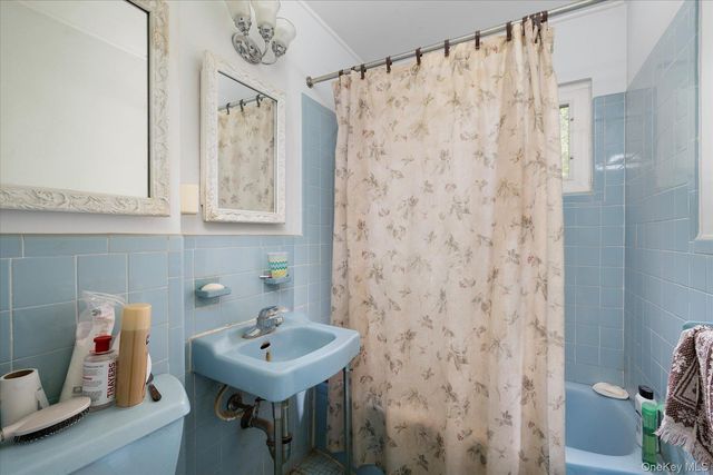 145 Arthur Avenue, Floral Park, NY 11001
