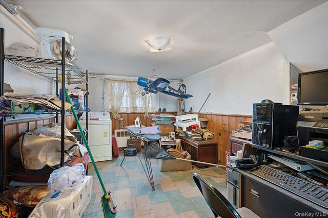 145 Arthur Avenue, Floral Park, NY 11001