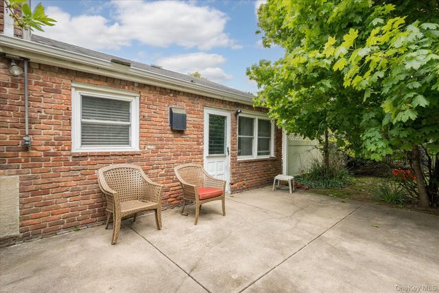 145 Arthur Avenue, Floral Park, NY 11001