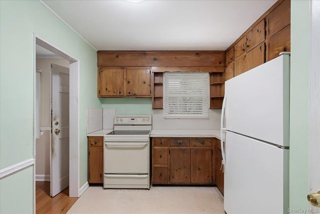 145 Arthur Avenue, Floral Park, NY 11001