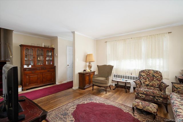 145 Arthur Avenue, Floral Park, NY 11001