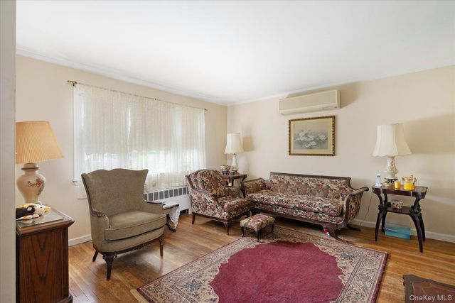 145 Arthur Avenue, Floral Park, NY 11001