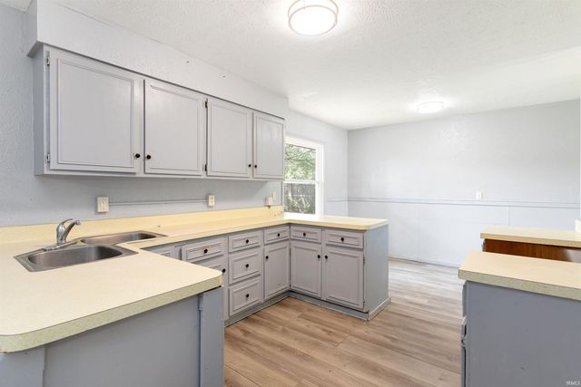 3226 Rexford Drive, South Bend, IN 46615